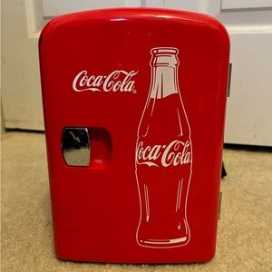 🔥Coke a Cola Mini Fridge Priced To Sell